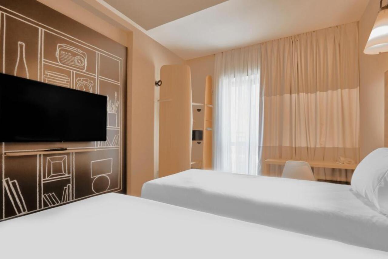 Ibis Aktobe Hotel Exterior photo