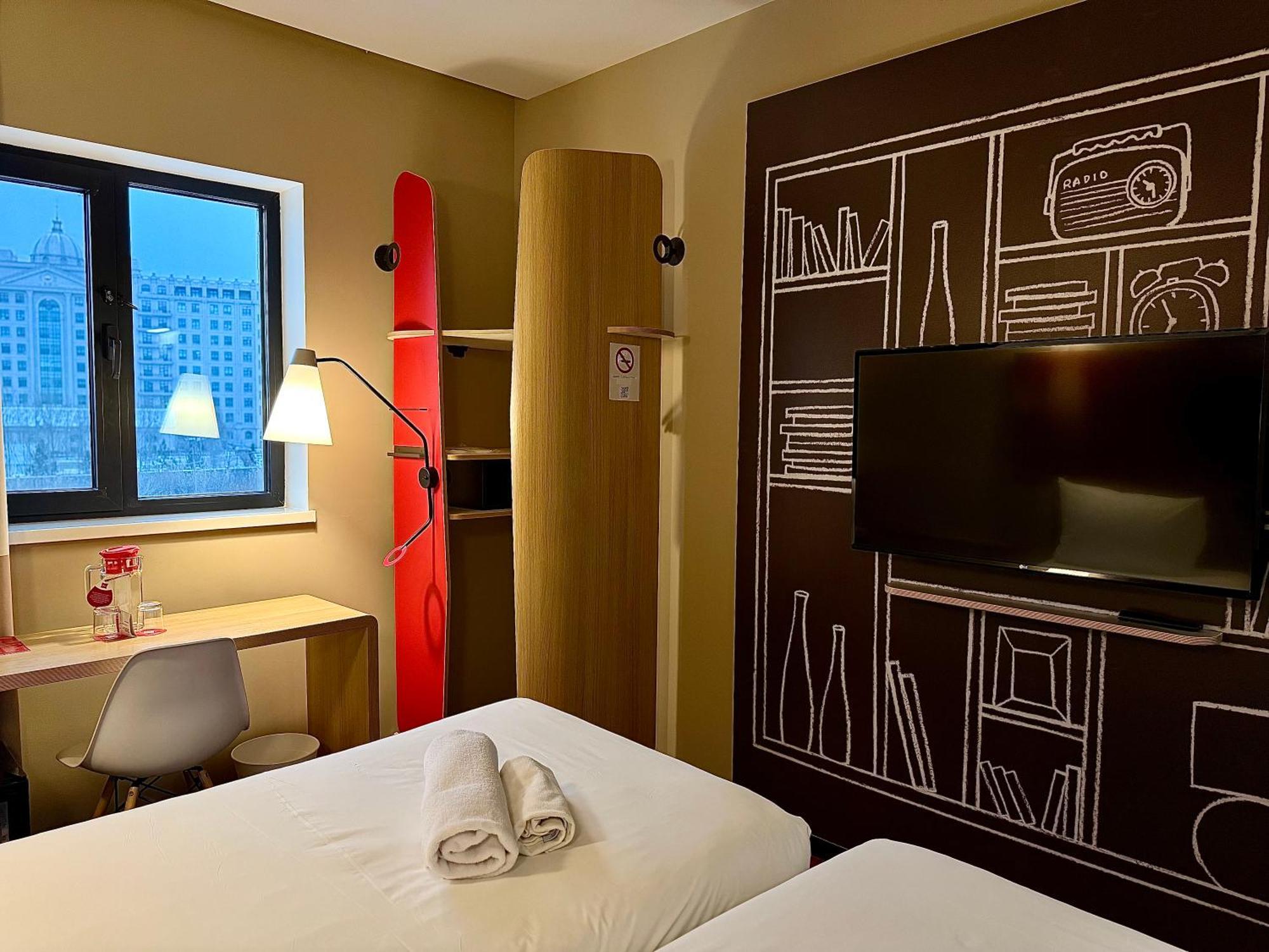Ibis Aktobe Hotel Exterior photo